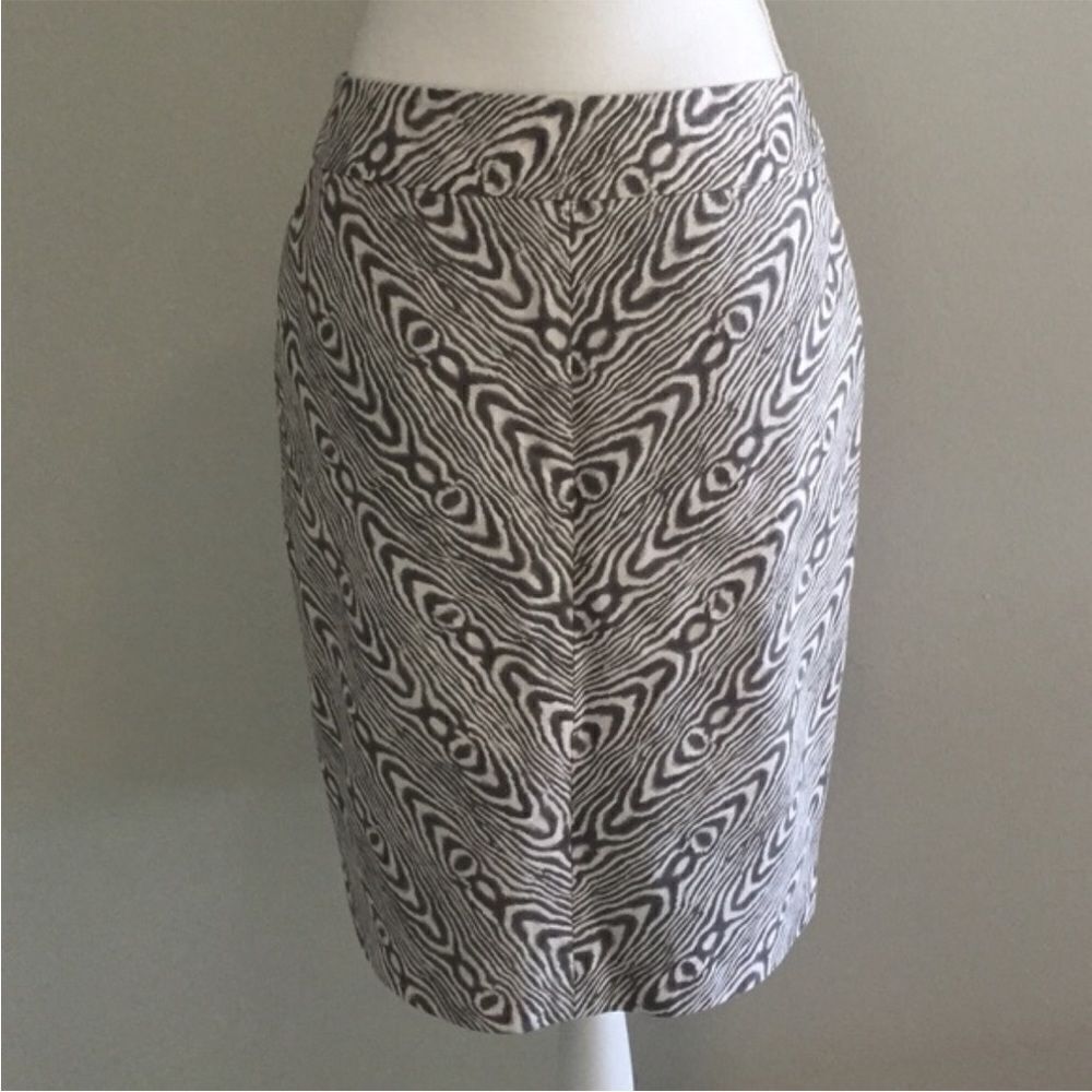 Anthropologie Postmark Woodgrain Gray White Print Design Boho Skirt Feminine